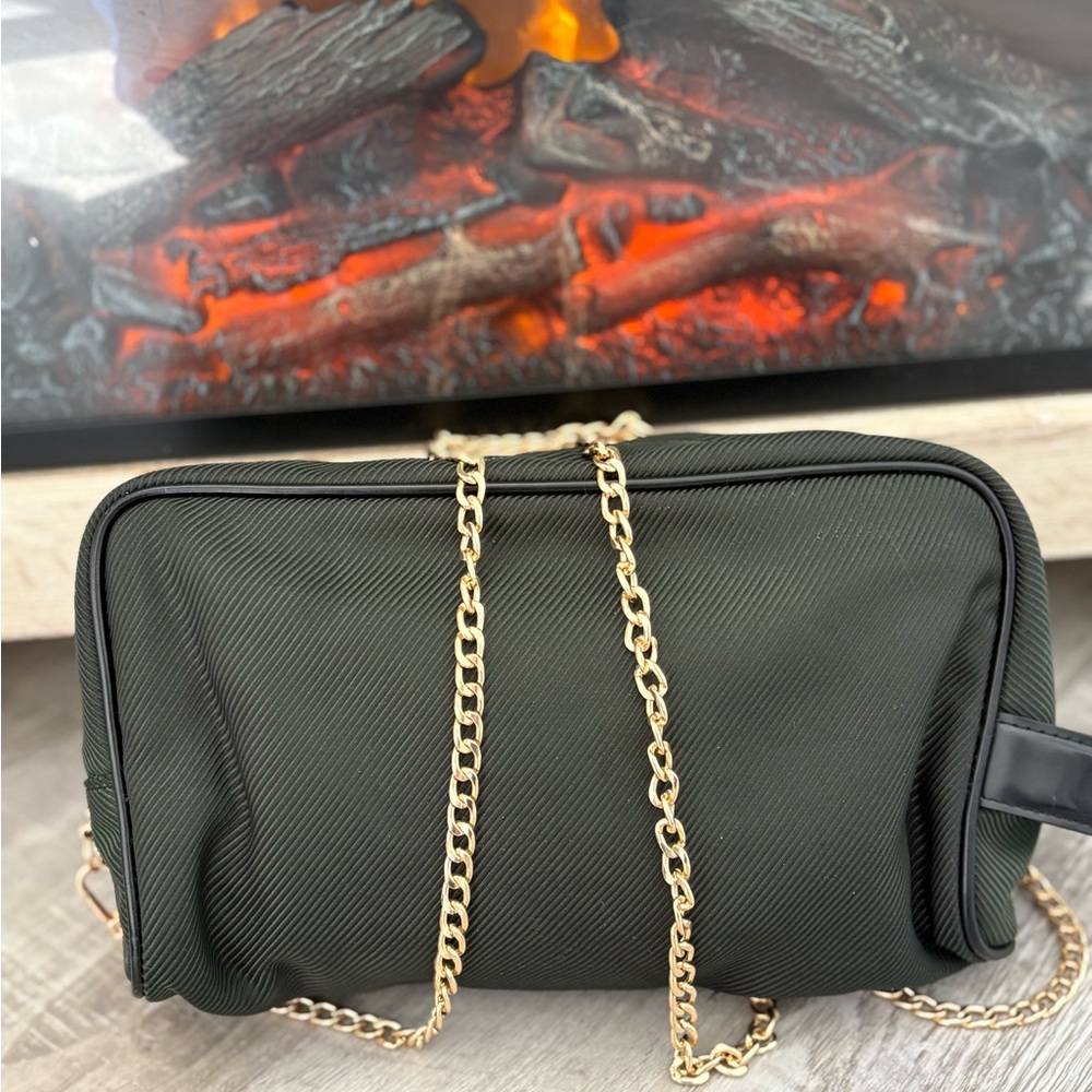 Authentic Louis Vuitton Taiga Leather Dopp kit clutch crossbody purse handbag